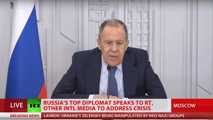 Подкрепената от Русия телевизионна мрежа RT America се изключва, уволнява персонал