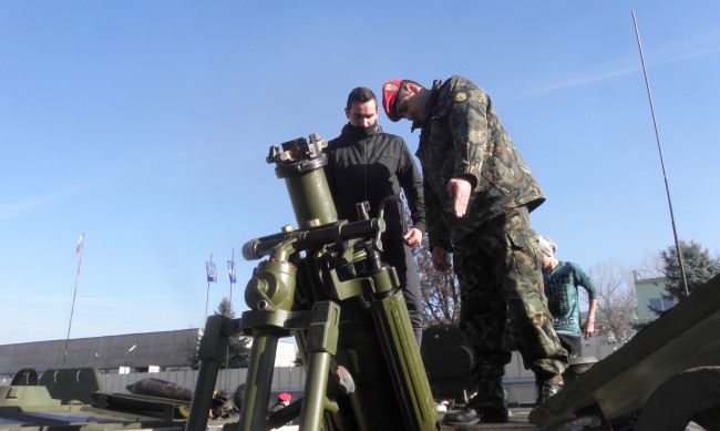 Официално: Военно обучение за децата в 10-ти и 11-ти клас