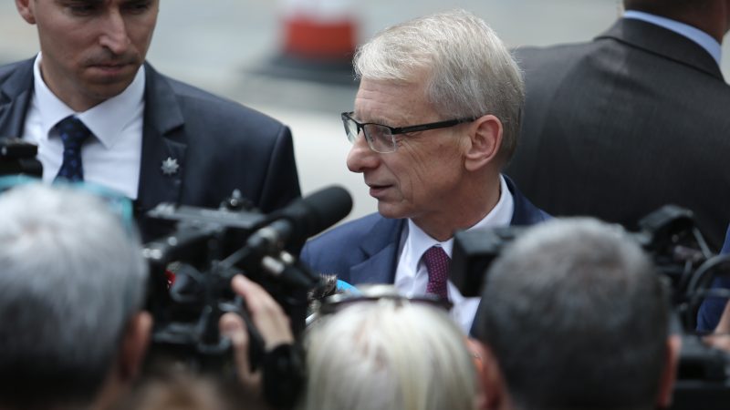 Премиерът: В парламента вилнее неофашистка партия