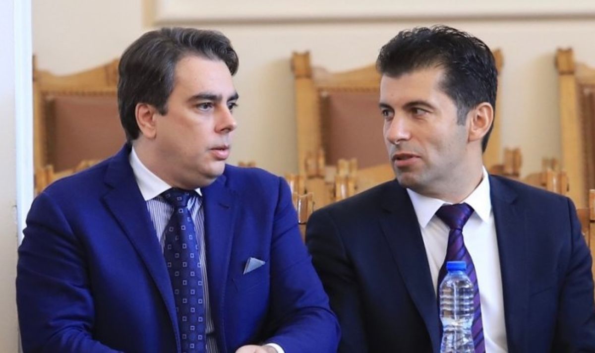 ГЕРБ и ПП-ДБ са вече от едната страна на барикадата