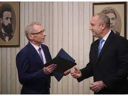 Утре новият премиер и новите министри ще заемат своите места