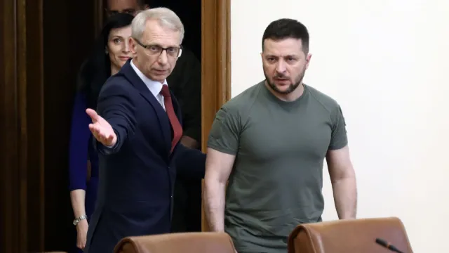 Политически реакции за посещението на Зеленски у нас