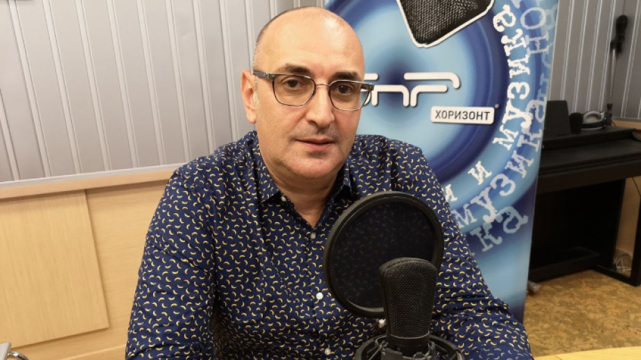 Милен Керемедчиев: Шенген се отлага. Бежанците от Газа ще тръгнат към Европа