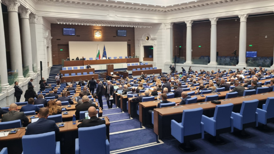 Спор между „Възраждане“ и ДПС в парламента