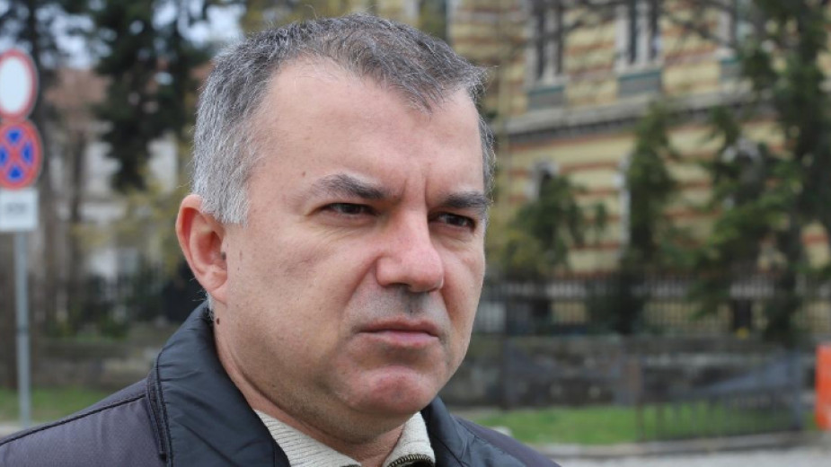 Богомил Николов: Потребителите са крепостници на мобилните оператори!