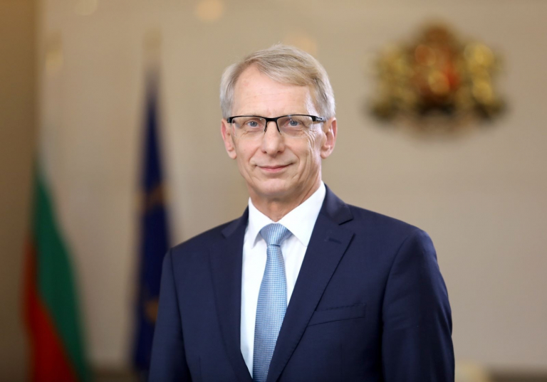 Министър-председателят Денков ще открие лаборатория за пестициди