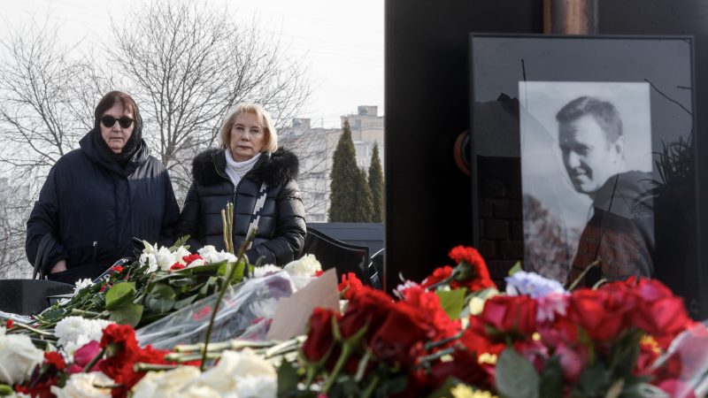 Българите обвиняват Путин за смъртта на Навални