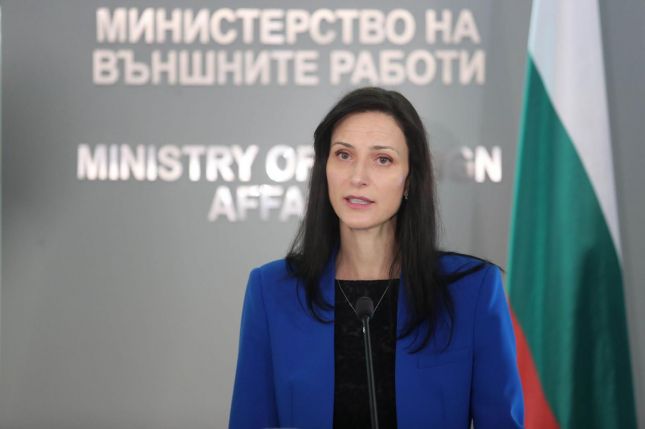 Мария Габриел не е получила покана за служебния кабинет