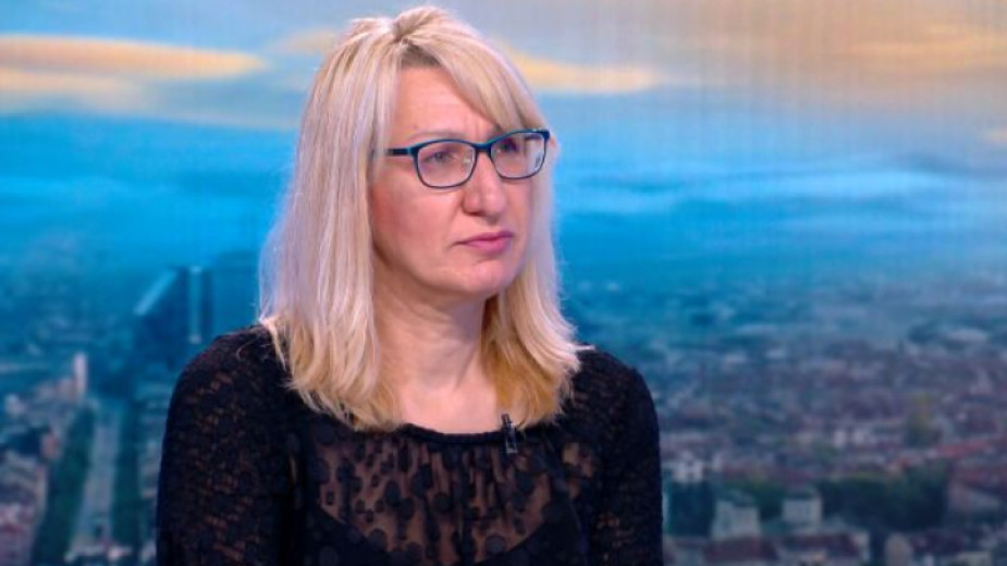 Цветелина Пенева: Времето е достатъчно, за да се организират избори с машинно гласуване