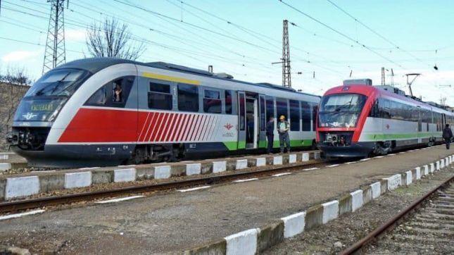 От днес билетите за влак поскъпват с 20%