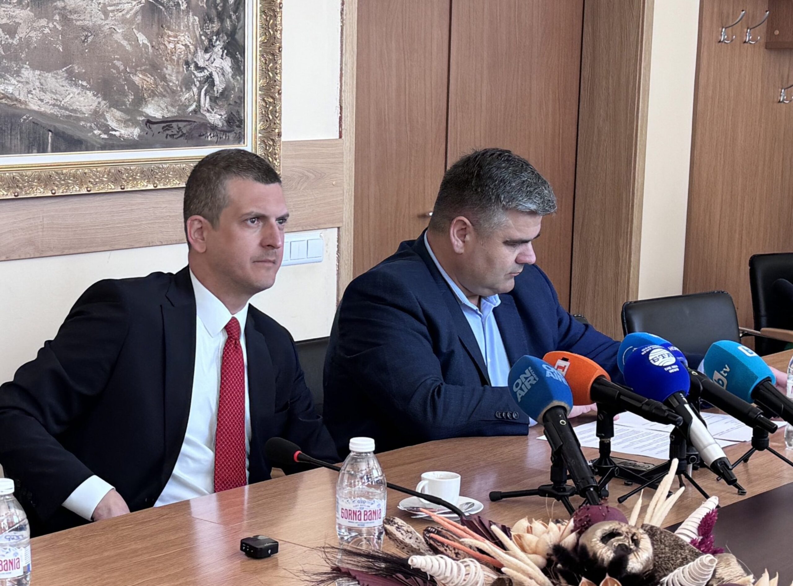 МЪЖ ОТ СЛИВЕН И МЪЖ ОТ ЯМБОЛ СА ЗАДЪРЖАНИ ЗА ТРАФИК НА КОЛИ И МИГРАНТИ