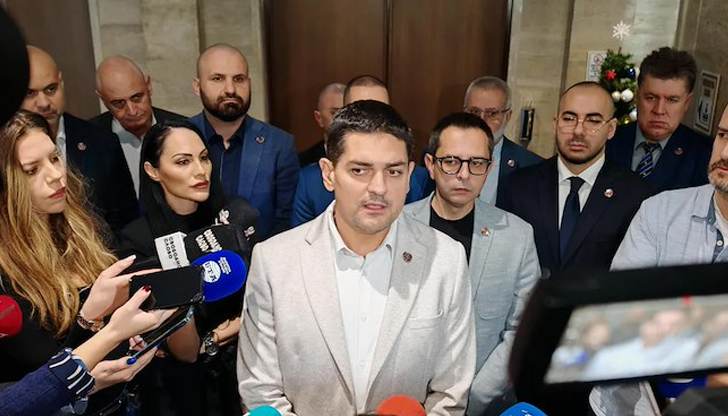 Радостин Василев: ИТН или БСП да гласуват за падането на правителството