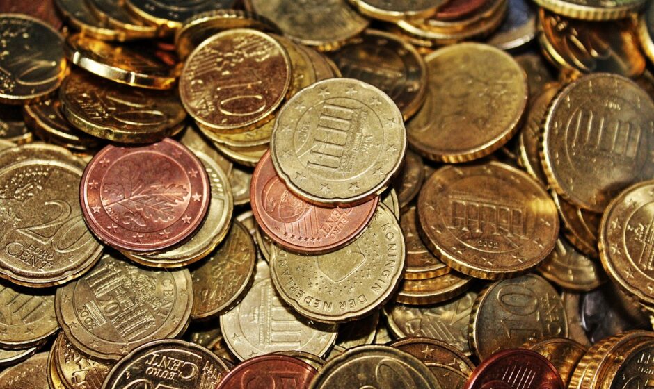 Какво е кредитна карта – какво е нужно и как работи револвиране